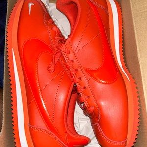Never Worn Women’s Classic Cortez Prem in size 7.5